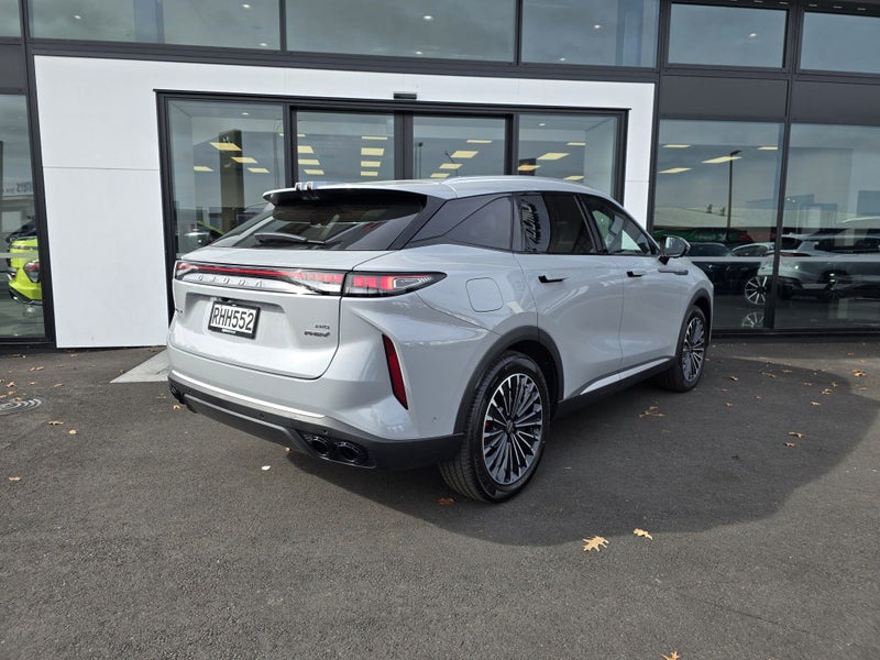 2025 Omoda 9 PHEV/AWD/HD image 3