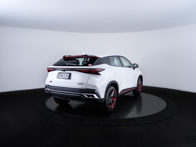 2025 Omoda C5 EX OJ demo image 3