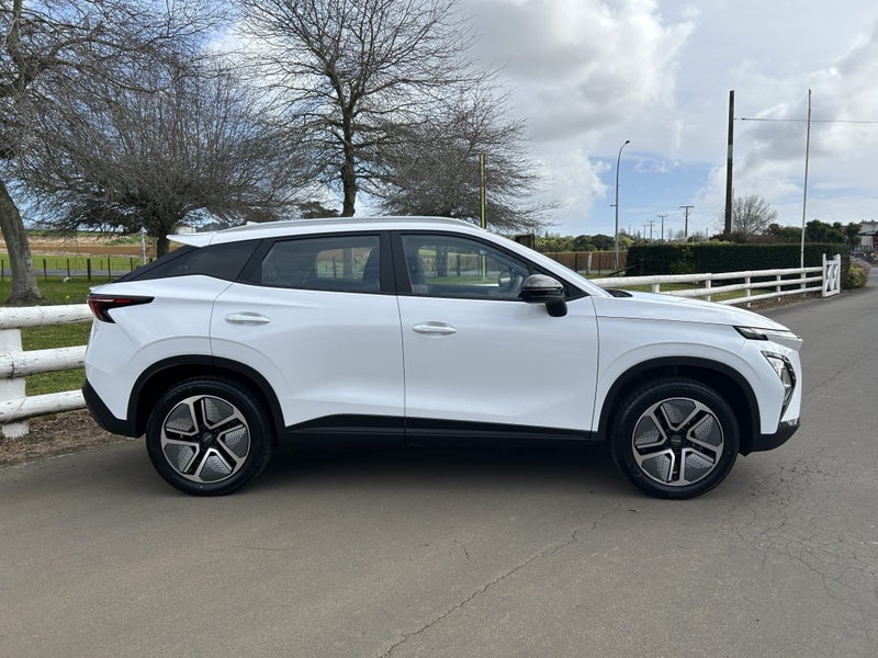 2025 Omoda E5 BX FWD image 2