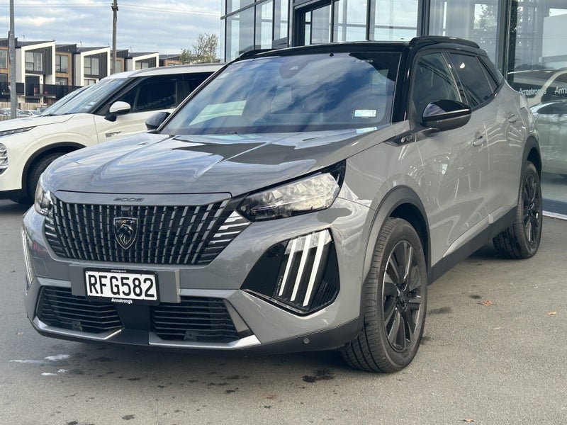 2025 Peugeot 2008 GT 1.2L HYBRID image 4