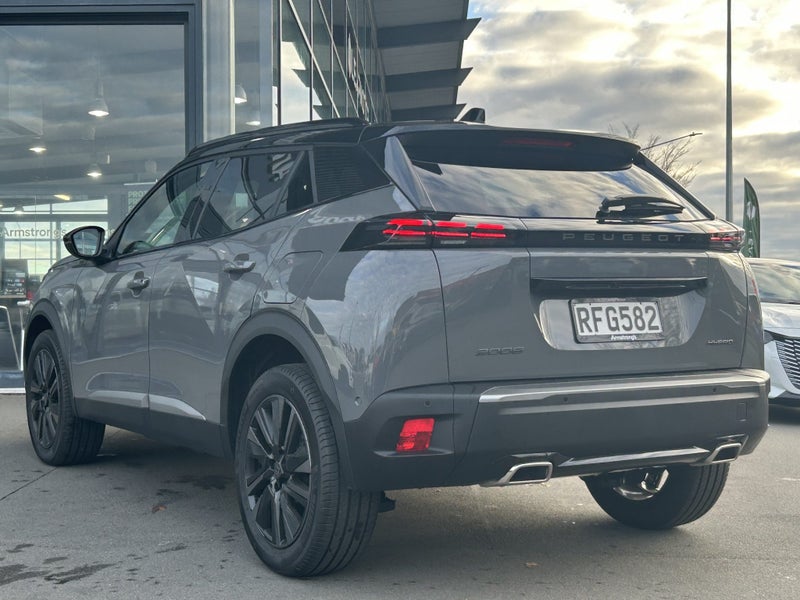 2025 Peugeot 2008 GT 1.2L HYBRID image 5