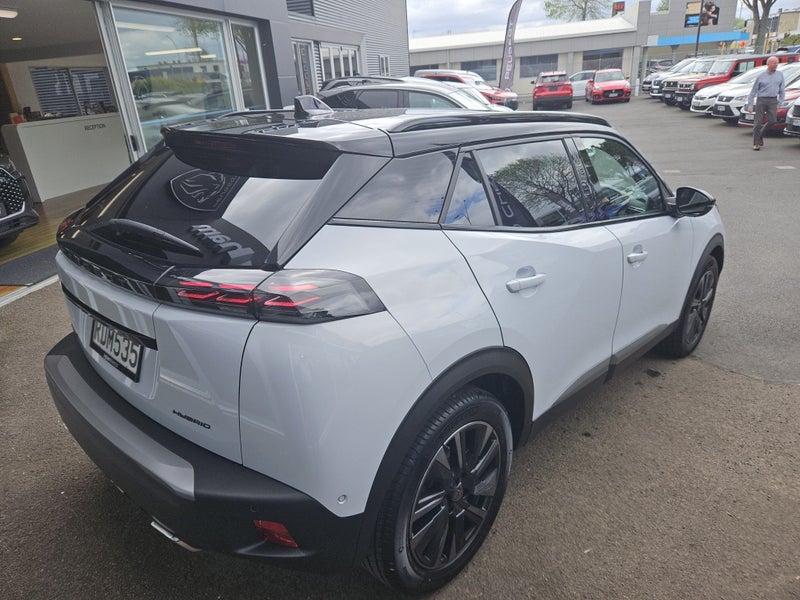 2025 Peugeot 2008 GT 1.2PMHT/6AM image 2