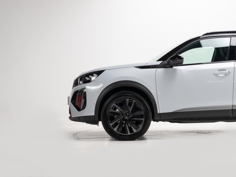 2025 Peugeot 2008 Gt MHEV image 3