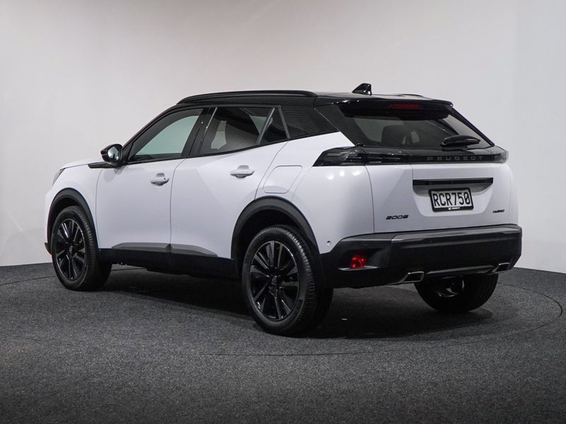 2025 Peugeot 2008 GT MHEV SUV image 5