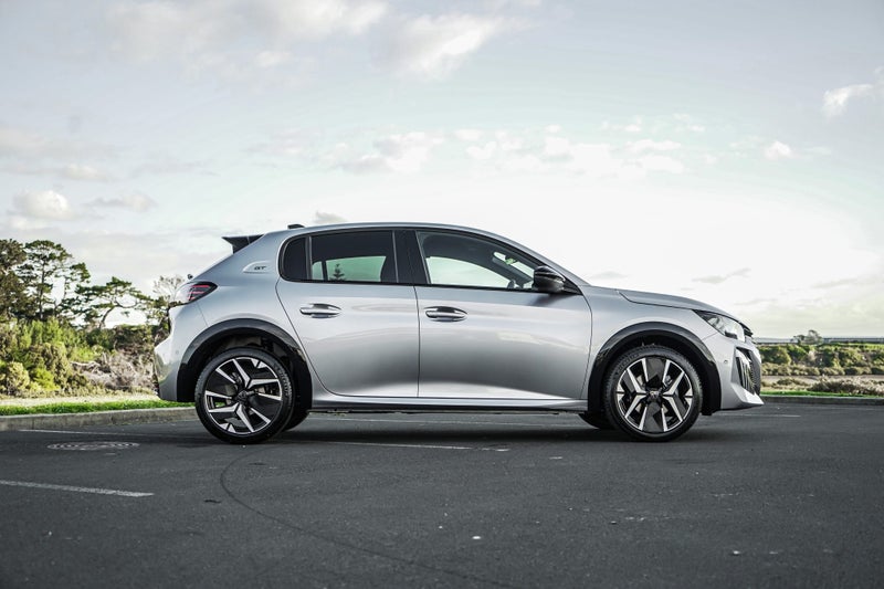 2025 Peugeot 208 Gt 1.2 Petrol Hybrid image 4