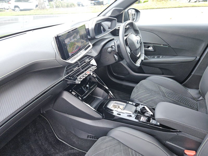 2025 Peugeot 208 GT 1.2PMHT/6AM image 3