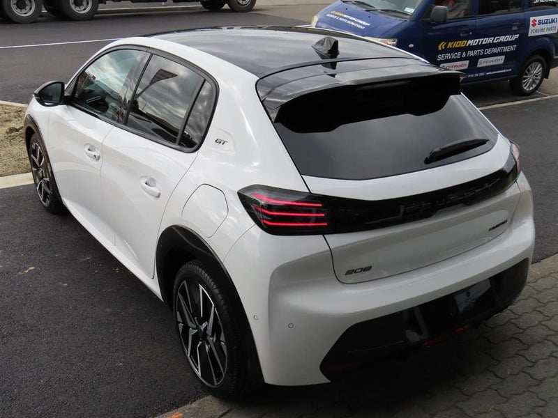 2025 Peugeot 208 GT HYBRID 1.2PT MHEV image 4