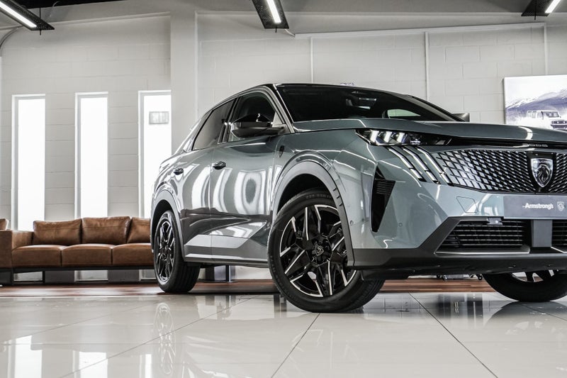 2025 Peugeot 3008 GT 1.2PMHT/6AT image 2