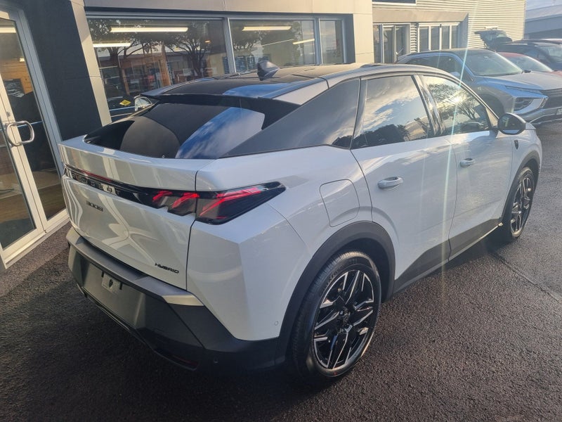 2025 Peugeot 3008 GT 1.2PMHT/6AT image 4