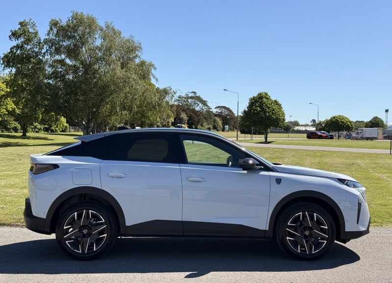2025 Peugeot 3008 GT MHEV | 1.2 PH image 3