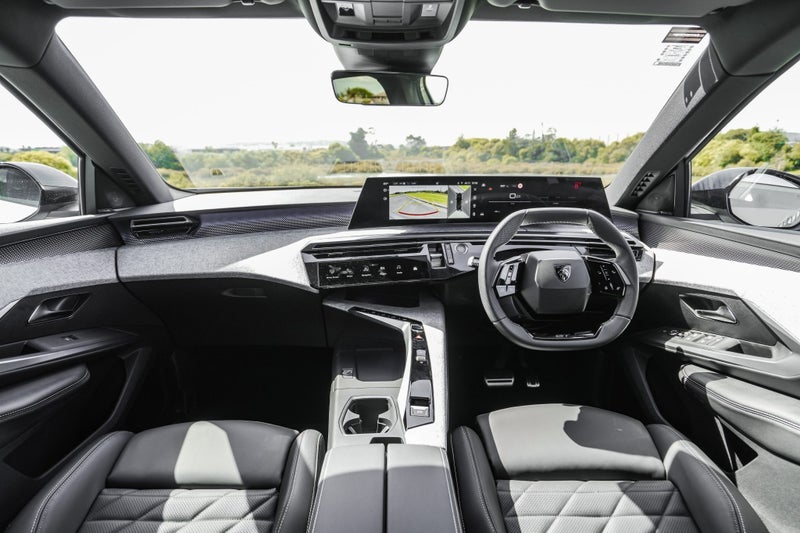 2025 Peugeot 3008 GT PREMIUM 1.2Pmht/6At image 2
