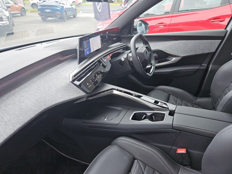 2025 Peugeot 3008 GT Premium image 3