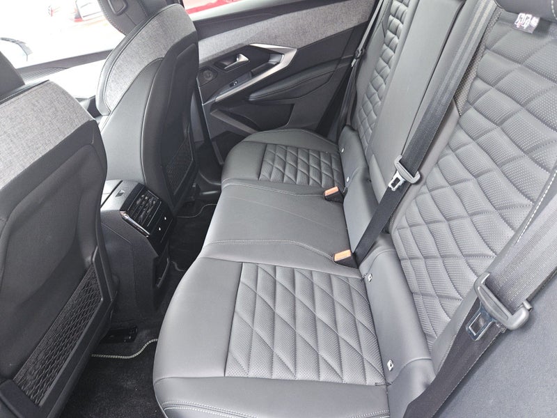 2025 Peugeot 3008 GT Premium image 4