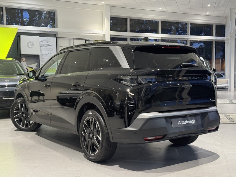2025 Peugeot 5008 Gt Mhev image 3