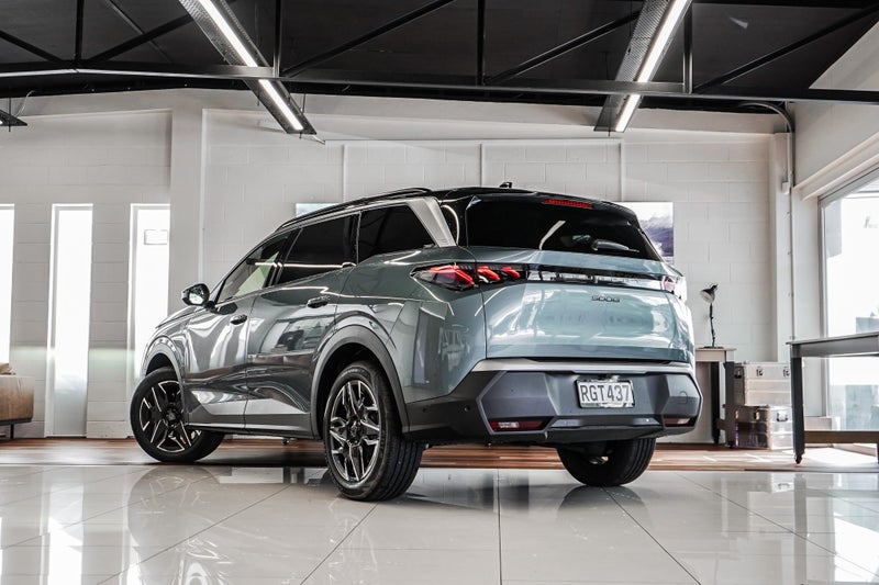 2025 Peugeot 5008 Gt Mhev 1.2Pmht/6Hd image 2