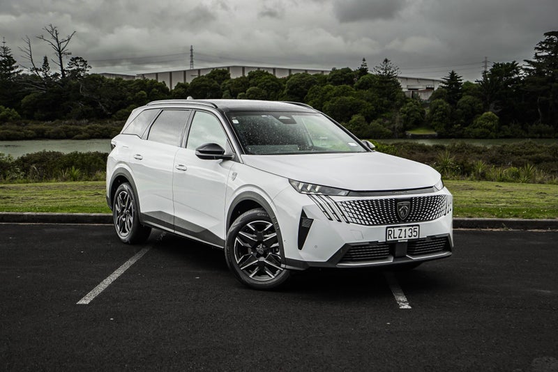 2025 Peugeot 5008 Gt Mhev 1.2Pmht/6Hd image 1