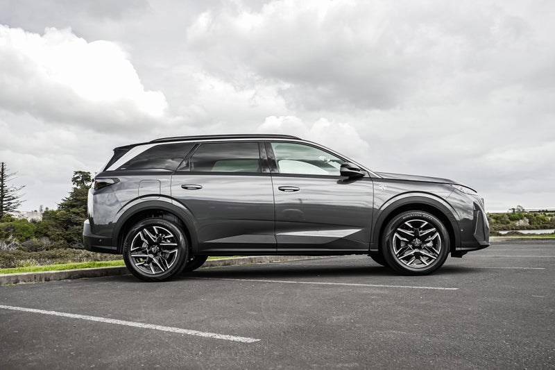 2025 Peugeot 5008 Gt Mhev 1.2Pmht/6Hd image 3