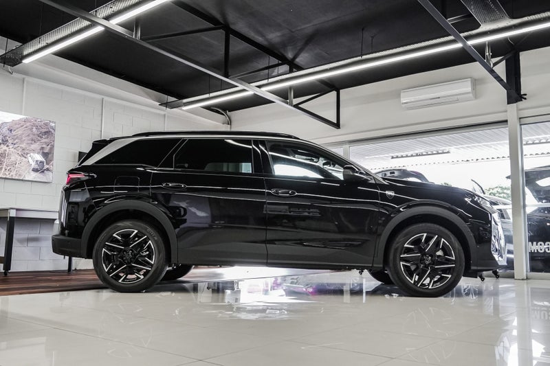 2025 Peugeot 5008 Gt Mhev 1.2Pmht/6Hd image 3