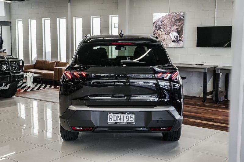 2025 Peugeot 5008 Gt Mhev 1.2Pmht/6Hd image 5