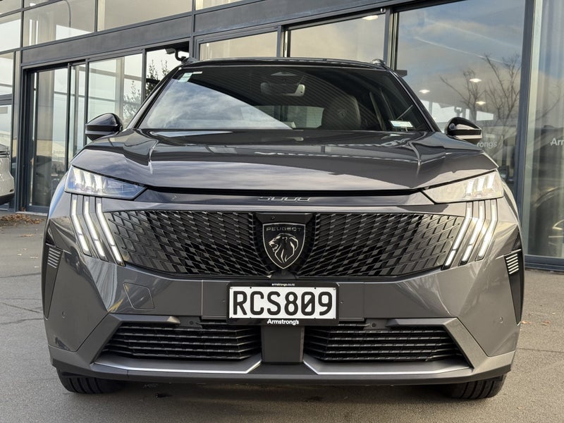 2025 Peugeot 5008 NZ NEW GT MHEV 1.2P image 3