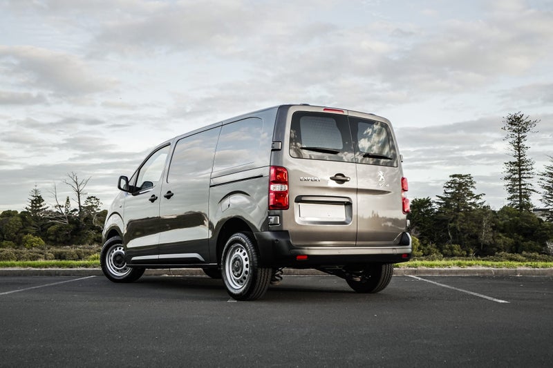 2025 Peugeot Expert MWB 2.0Dt/8At image 3