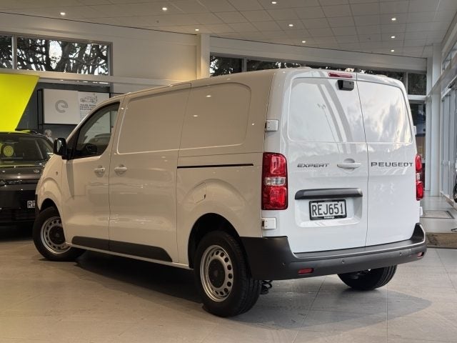 2025 Peugeot Expert MWB 2.0L Turbo Diesel image 2