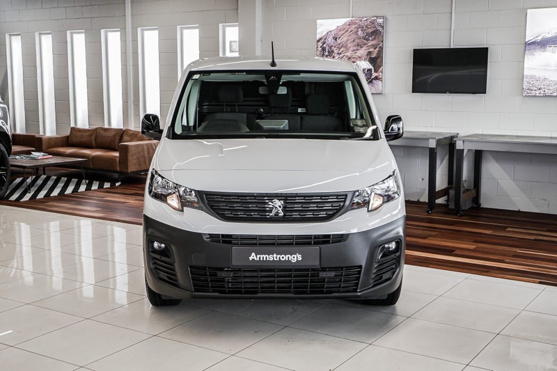 2025 Peugeot Partner LWB Electric 50Kwh image 4