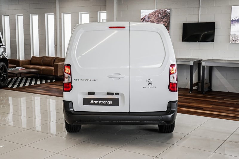 2025 Peugeot Partner LWB Electric 50Kwh image 5