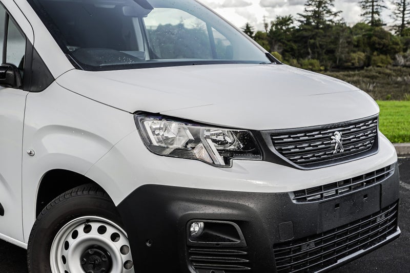 2025 Peugeot Partner LWB Electric 50Kwh image 5