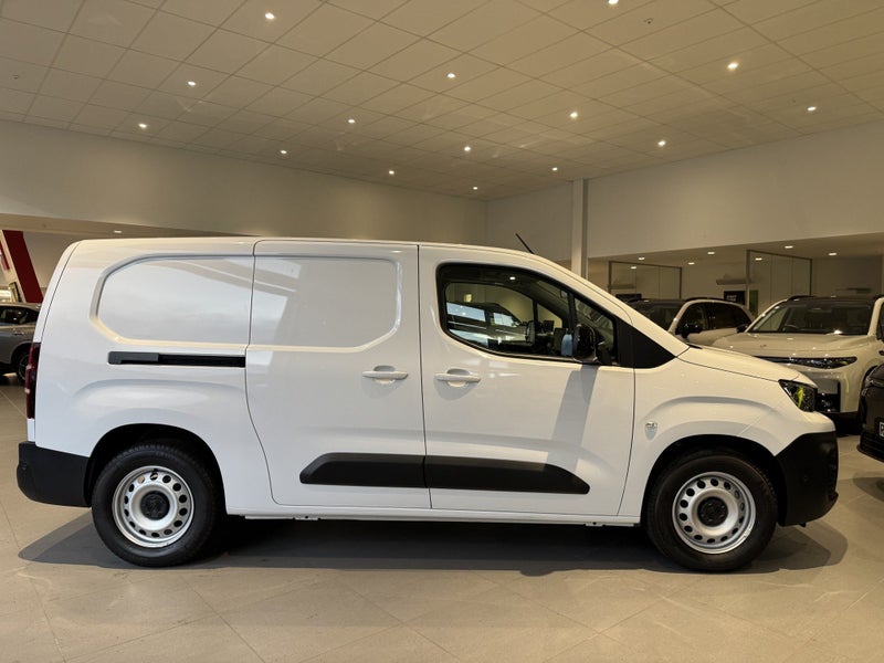 2025 Peugeot Partner LWB Electric Van image 2