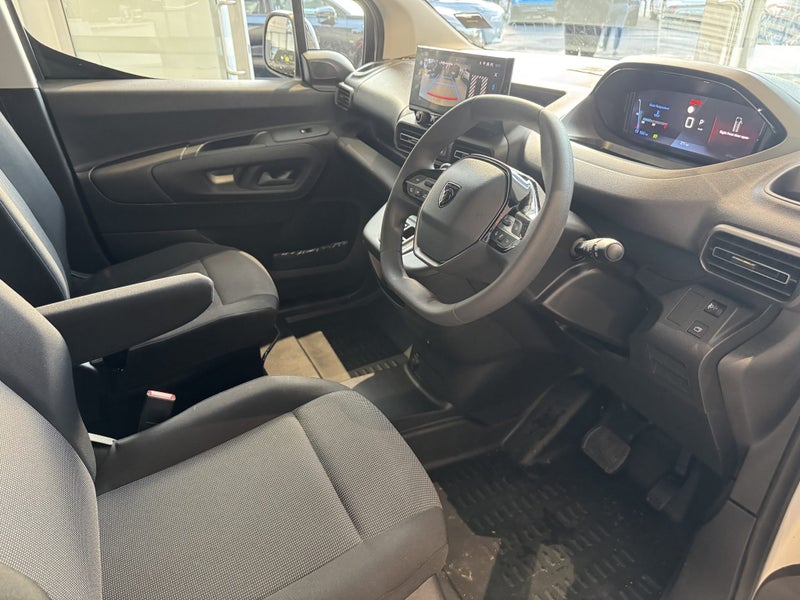 2025 Peugeot Partner Swb Petrol Fl 1.2Pt image 2