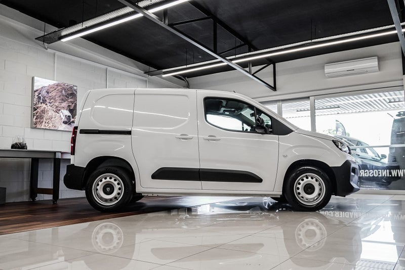 2025 Peugeot Partner Swb Petrol Fl 1.2Pt image 3