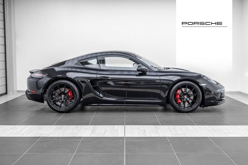 2025 Porsche 718 CAYMAN GTS 4.0 image 2