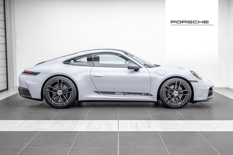 2025 Porsche 911 CARRERA T image 2