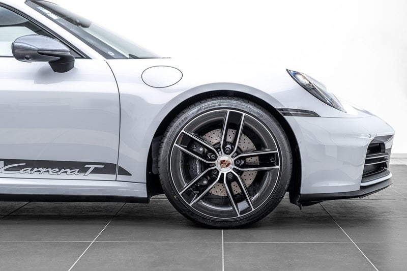 2025 Porsche 911 CARRERA T image 3