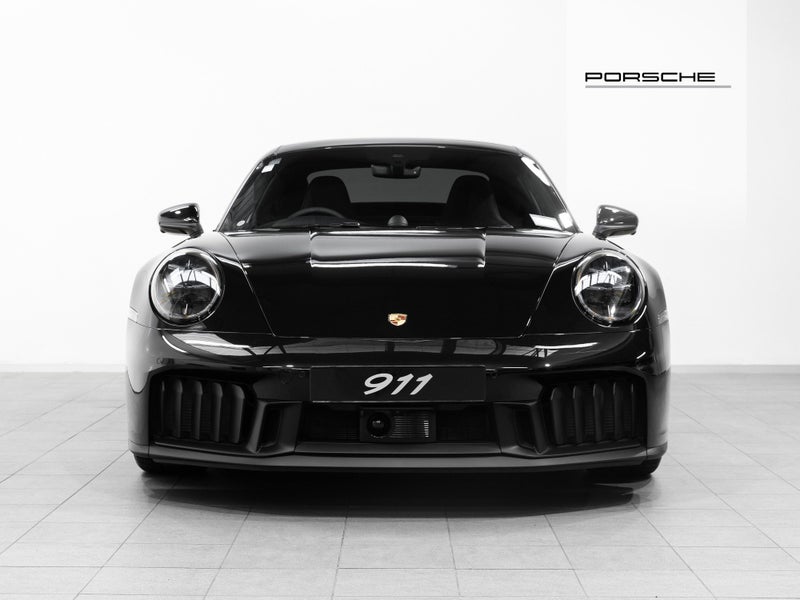 2025 Porsche 911 GTS Coupe 3.6L Petrol image 2