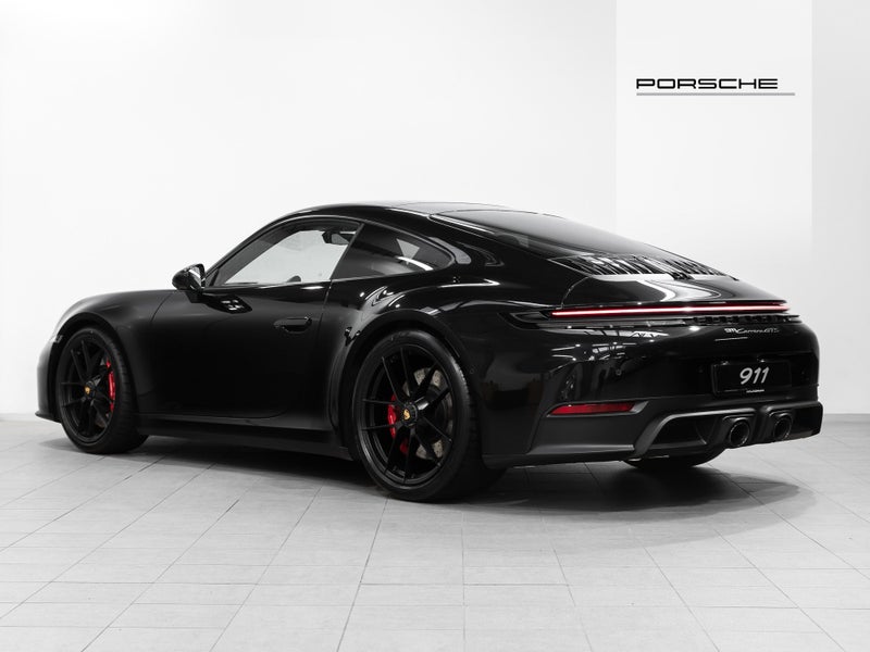 2025 Porsche 911 GTS Coupe 3.6L Petrol image 3