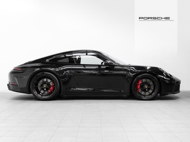 2025 Porsche 911 GTS Coupe 3.6L Petrol image 5