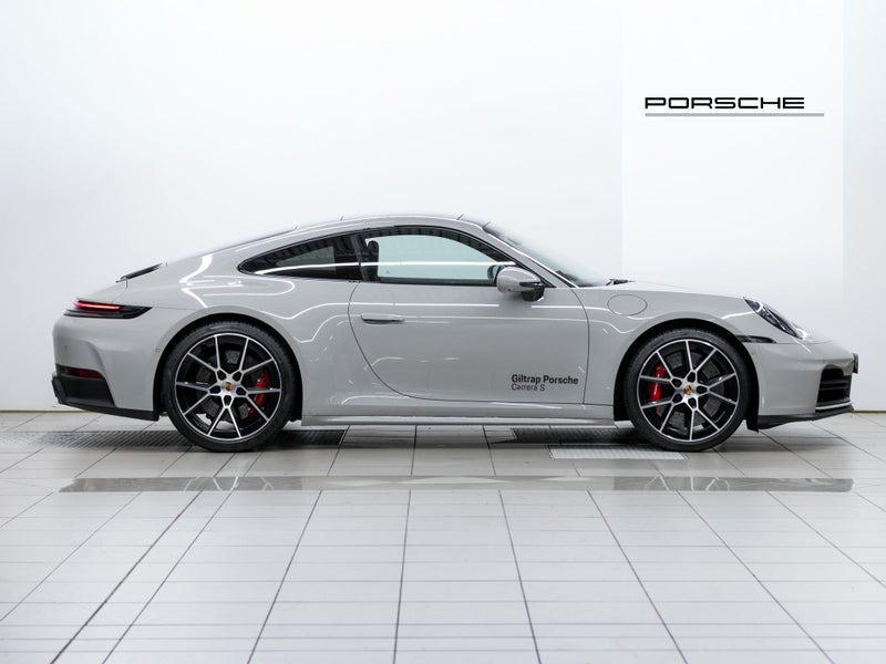 2025 Porsche Carrera 911 Carrera S Coupe image 3