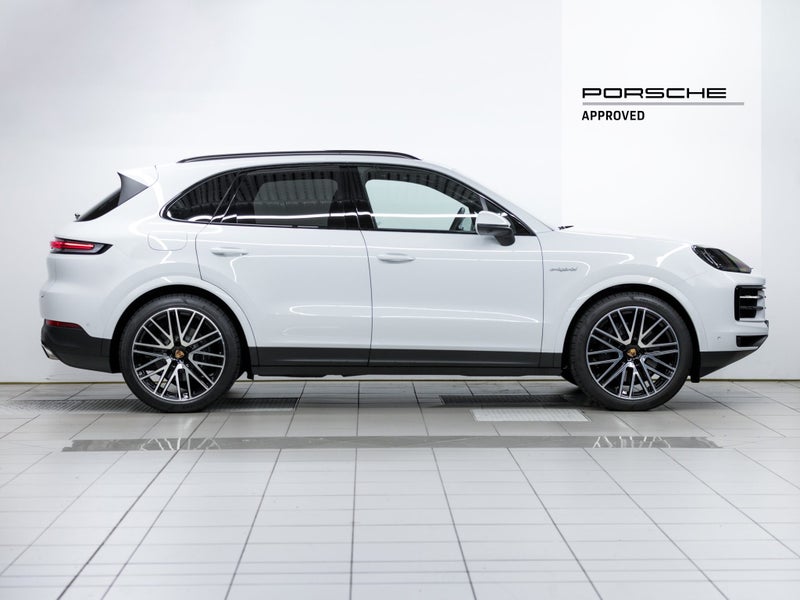 2025 Porsche Cayenne E-Hybrid E3 II image 3
