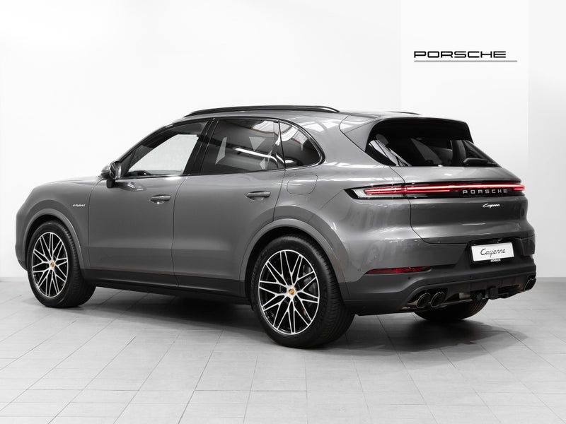 2025 Porsche Cayenne E-Hybrid PHEV image 2