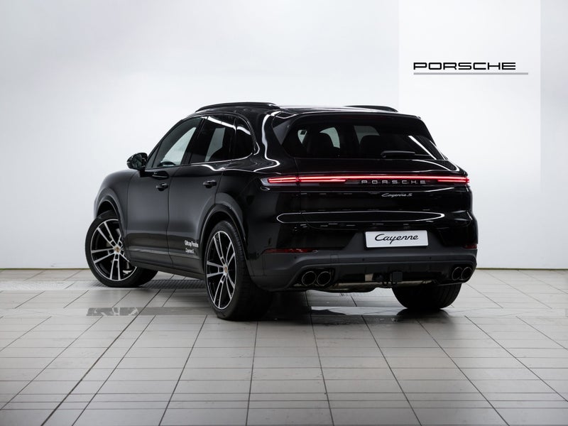 2025 Porsche Cayenne S (E3II) image 4