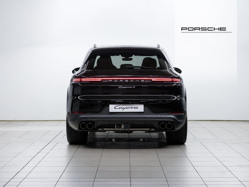 2025 Porsche Cayenne S (E3II) image 5
