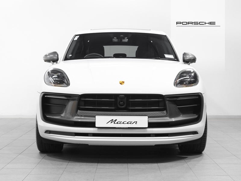2025 Porsche Macan T 2.0L AWD image 5