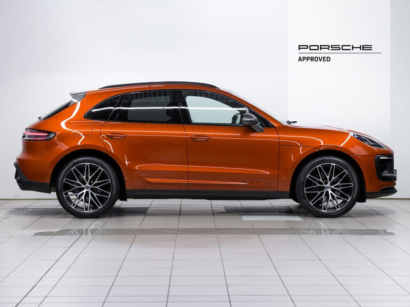 2025 Porsche Macan T (H1 III) image 2