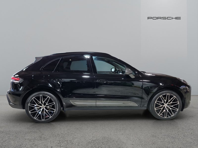 2025 Porsche Macan T*NZ New* image 3
