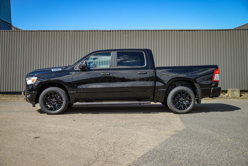 2025 Ram 1500 DT Bighorn Crew 4X4 image 4