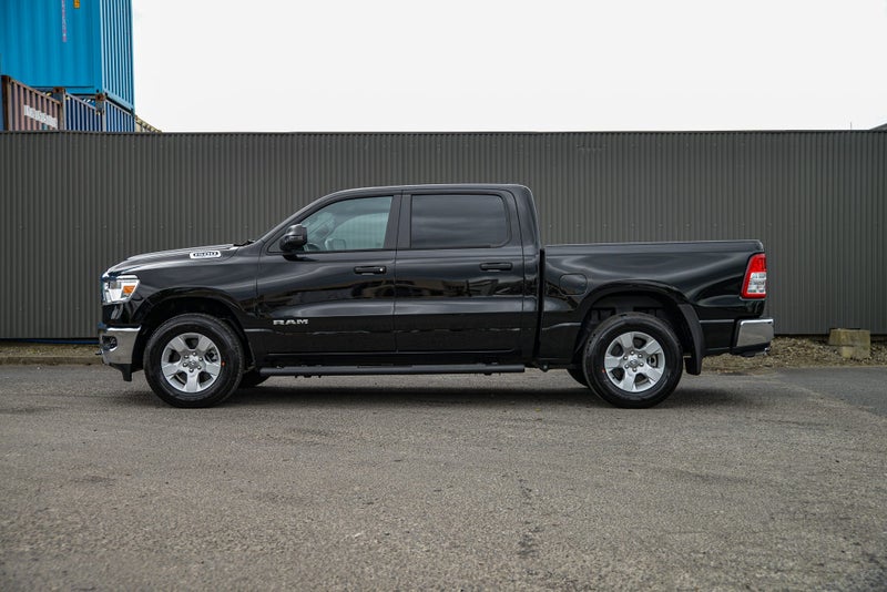 2025 Ram 1500 DT Bighorn Crew 4X4 image 3