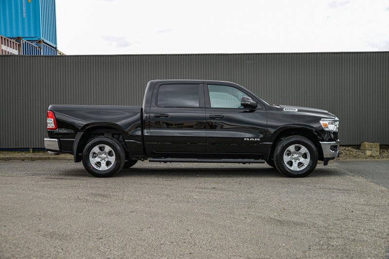 2025 Ram 1500 DT Bighorn Crew 4X4 image 4