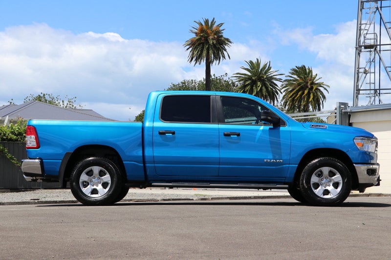 2025 Ram 1500 DT Bighorn Crew 4X4 image 3